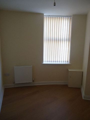  Image of 3 bedroom Terraced house to rent in James Street Garston Liverpool L19 at James Street Garston Liverpool, L19 2LS