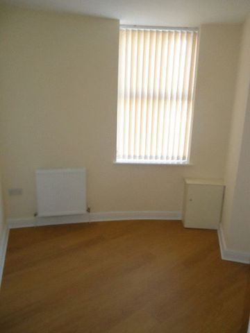  Image of 3 bedroom Terraced house to rent in James Street Garston Liverpool L19 at James Street Garston Liverpool, L19 2LS