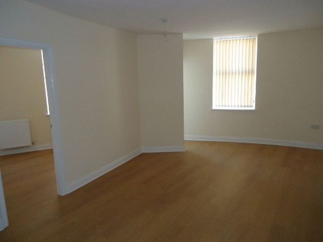  Image of 3 bedroom Terraced house to rent in James Street Garston Liverpool L19 at James Street Garston Liverpool, L19 2LS