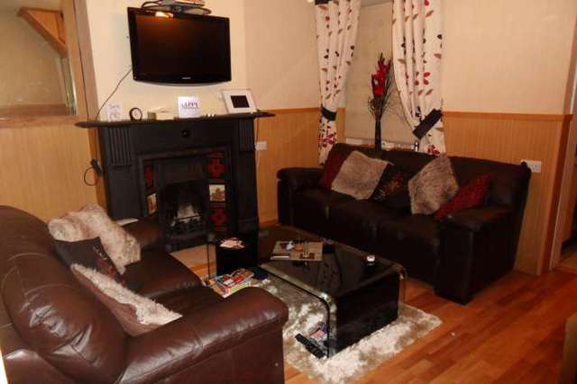  Image of 2 bedroom Semi-Detached house to rent in Jedburgh Road London E13 at Jedburgh Road Plaistow London, E13 9LG