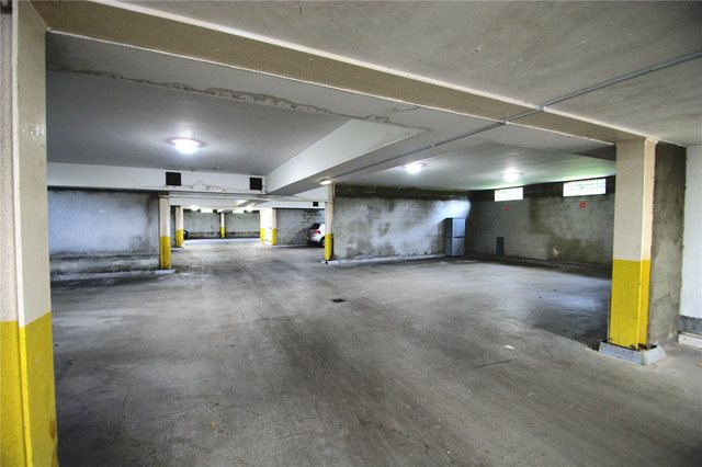 Image of 3 bedroom Apartment for sale in Montague Close Wokingham RG40 at Wokingham Berkshire Wokingham, RG40 5PJ