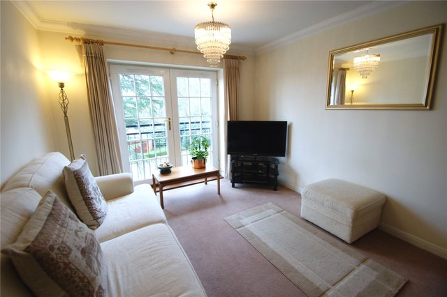  Image of 3 bedroom Apartment for sale in Montague Close Wokingham RG40 at Wokingham Berkshire Wokingham, RG40 5PJ