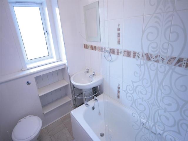  Image of 3 bedroom Flat to rent in Kerrycroy Avenue Glasgow G42 at Toryglen Glasgow Glasgow, G42 0BQ