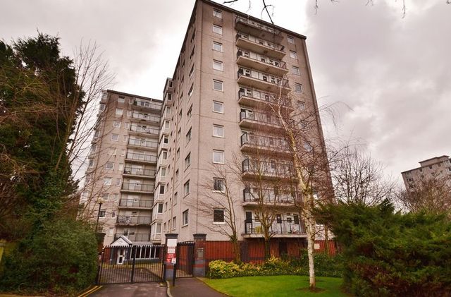 Image of 1 bedroom Flat to rent in Kersal Way Salford M7 at Kersal Way  Salford, M7 3ST