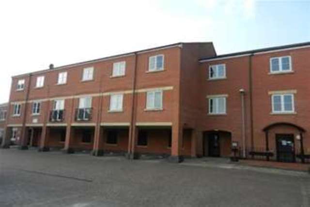  Image of 2 bedroom Flat to rent in Queen Street Kettering NN16 at Kettering, NN16 0DW