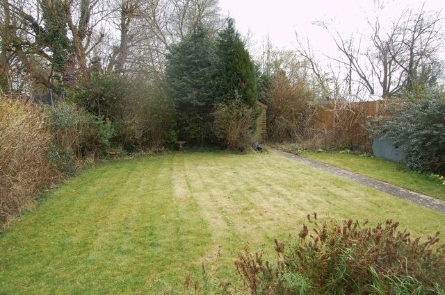  Image of 3 bedroom Semi-Detached house for sale in Croft Avenue Kidlington OX5 at Croft Avenue  Kidlington, OX5 2HT