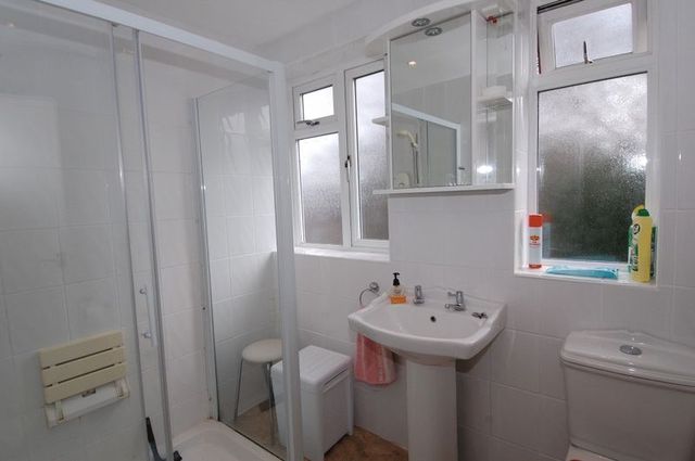  Image of 3 bedroom Semi-Detached house for sale in Croft Avenue Kidlington OX5 at Croft Avenue  Kidlington, OX5 2HT