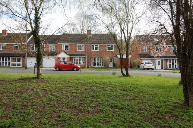  Image of 3 bedroom Semi-Detached house for sale in Croft Avenue Kidlington OX5 at Croft Avenue  Kidlington, OX5 2HT