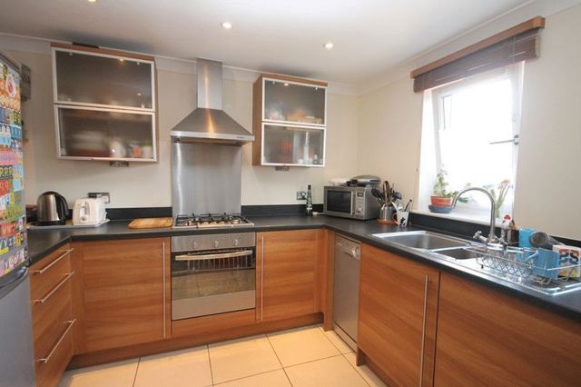  Image of 2 bedroom Flat for sale in Oxford Road Kidlington OX5 at Oxford Road  Kidlington, OX5 1FN