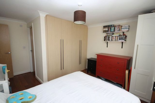  Image of 2 bedroom Flat for sale in Oxford Road Kidlington OX5 at Oxford Road  Kidlington, OX5 1FN