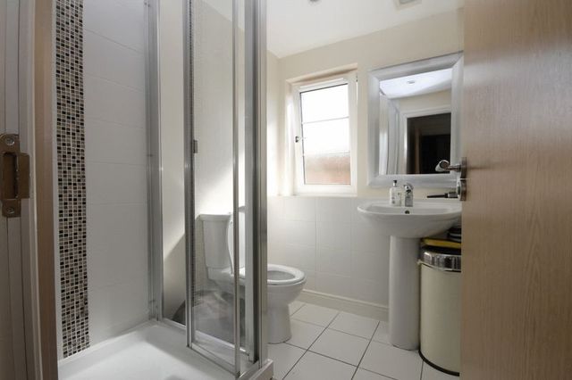  Image of 2 bedroom Flat for sale in Oxford Road Kidlington OX5 at Oxford Road  Kidlington, OX5 1FN