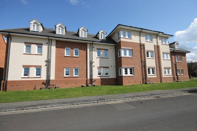  Image of 2 bedroom Flat for sale in Oxford Road Kidlington OX5 at Oxford Road  Kidlington, OX5 1FN