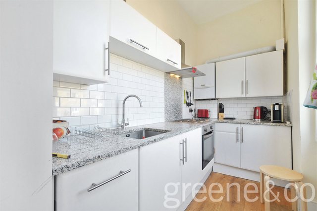  Image of Flat to rent in King Henrys Road London NW3 at Primrose Hill London Camden, NW3 3QR