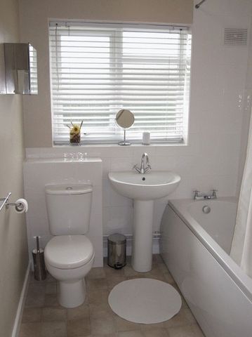  Image of 1 bedroom Flat to rent in Hill Village Road Sutton Coldfield B75 at Hill Village Four Oaks Birmingham, B75 5DP