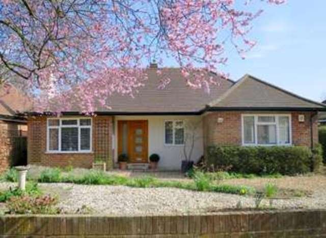  Image of 3 bedroom Detached house for sale in Kings Lane South Heath Great Missenden HP16 at SOUTH HEATH HP16 SOUTH HEATH, HP16 0QY