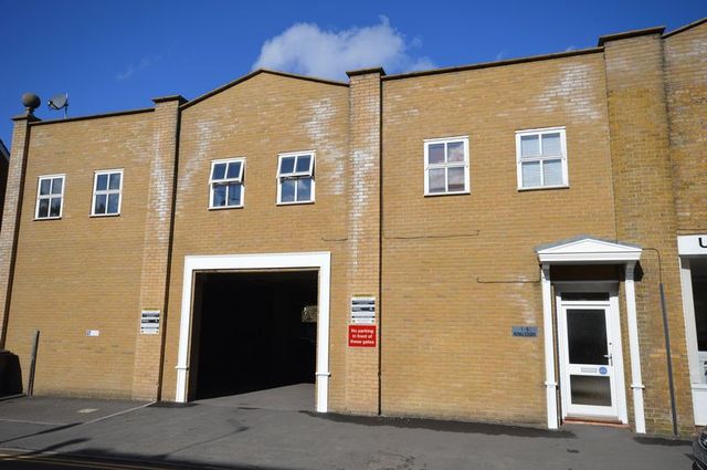  Image of 2 bedroom Flat to rent in Kings Road Haslemere GU27 at Kings Road  Haslemere, GU27 2QW