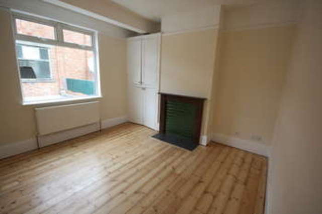  Image of 4 bedroom Flat to rent in Kings Road Kingston upon Thames KT2 at Surrey  Kingston Upon Thames, KT2 5JG