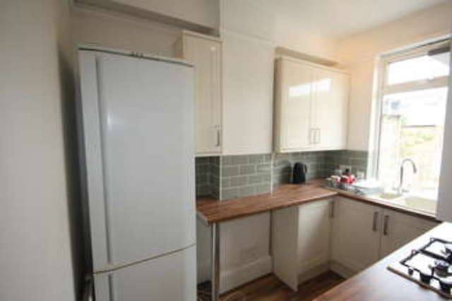  Image of 4 bedroom Flat to rent in Kings Road Kingston upon Thames KT2 at Surrey  Kingston Upon Thames, KT2 5JG