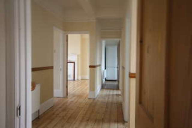  Image of 4 bedroom Flat to rent in Kings Road Kingston upon Thames KT2 at Surrey  Kingston Upon Thames, KT2 5JG