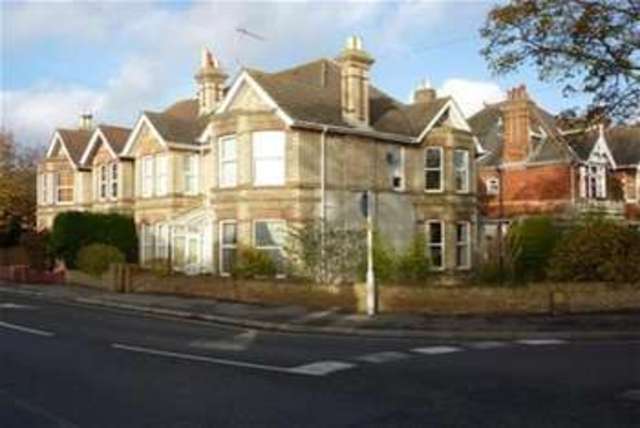  Image of 1 bedroom Flat to rent in Kingsbridge Road Parkstone Poole BH14 at Poole, BH14 8TL