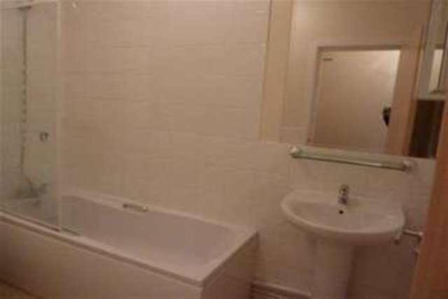  Image of 1 bedroom Flat to rent in Kingsbridge Road Parkstone Poole BH14 at Poole, BH14 8TL