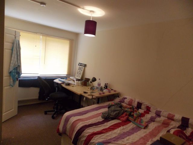  Image of 1 bedroom Property to rent in Kingston Lane Uxbridge UB8 at Kingston Lane  Uxbridge, UB8 3PN