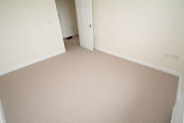  Image of 1 bedroom Flat to rent in Kittiwake Drive Portishead Bristol BS20 at Kittiwake Drive Portishead Bristol, BS20 7PN