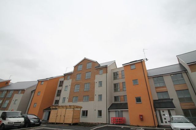 Image of 1 bedroom Flat to rent in Kittiwake Drive Portishead Bristol BS20 at Kittiwake Drive Portishead Bristol, BS20 7PN