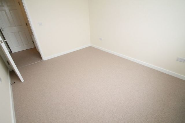  Image of 1 bedroom Flat to rent in Kittiwake Drive Portishead Bristol BS20 at Kittiwake Drive Portishead Bristol, BS20 7PN