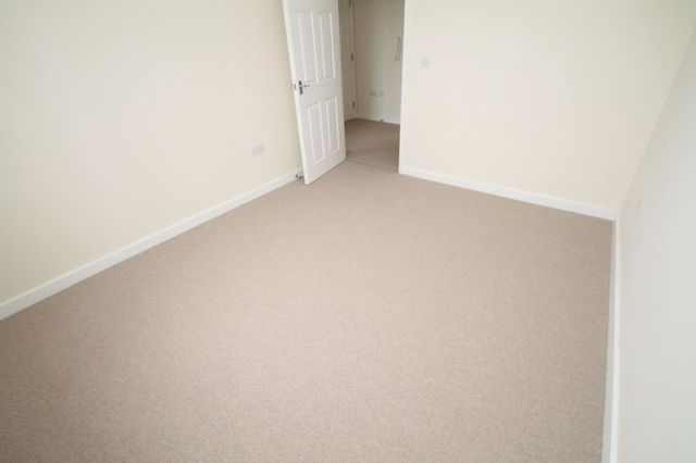  Image of 1 bedroom Flat to rent in Kittiwake Drive Portishead Bristol BS20 at Kittiwake Drive Portishead Bristol, BS20 7PN