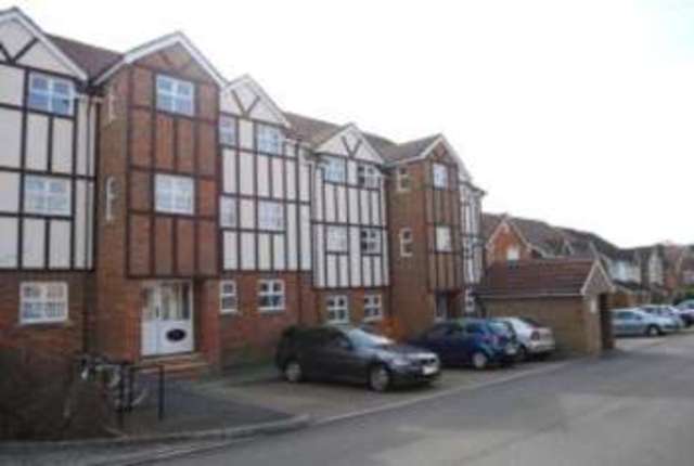  Image of 2 bedroom Flat for sale in Lorne Gardens Knaphill Woking GU21 at Knaphill Woking Knaphill, GU21 2QL