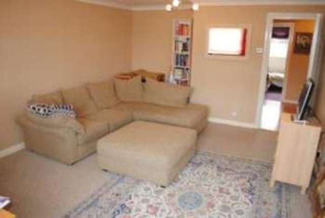  Image of 2 bedroom Flat for sale in Lorne Gardens Knaphill Woking GU21 at Knaphill Woking Knaphill, GU21 2QL