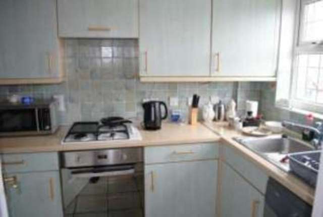  Image of 2 bedroom Flat for sale in Lorne Gardens Knaphill Woking GU21 at Knaphill Woking Knaphill, GU21 2QL