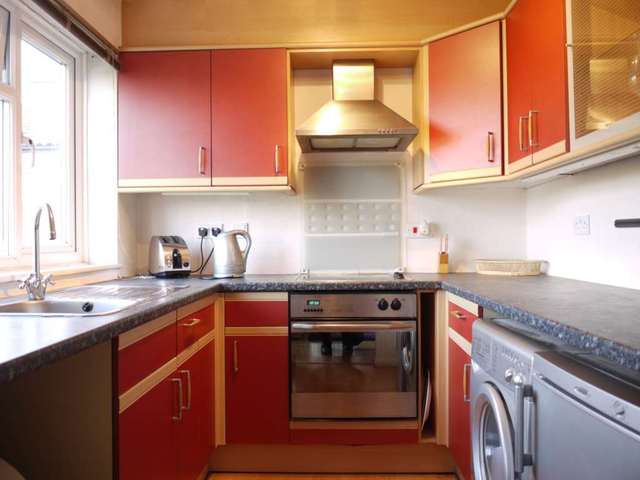  Image of 1 bedroom Apartment to rent in Ladybank Bracknell RG12 at Ladybank  Bracknell, RG12 7HA