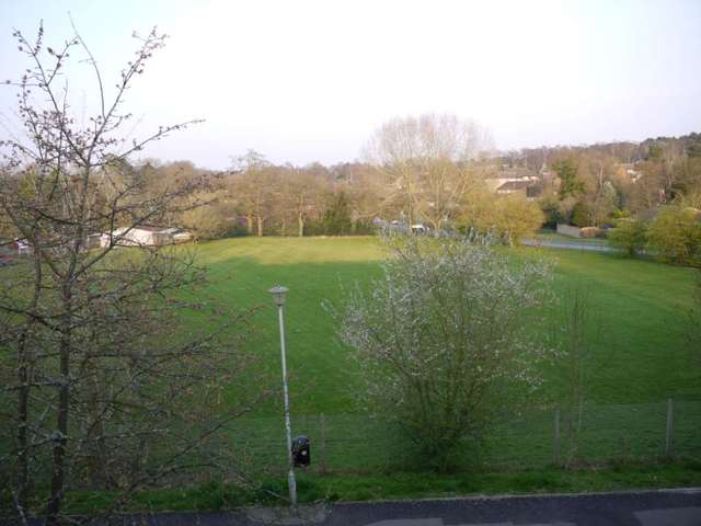  Image of 1 bedroom Apartment to rent in Ladybank Bracknell RG12 at Ladybank  Bracknell, RG12 7HA