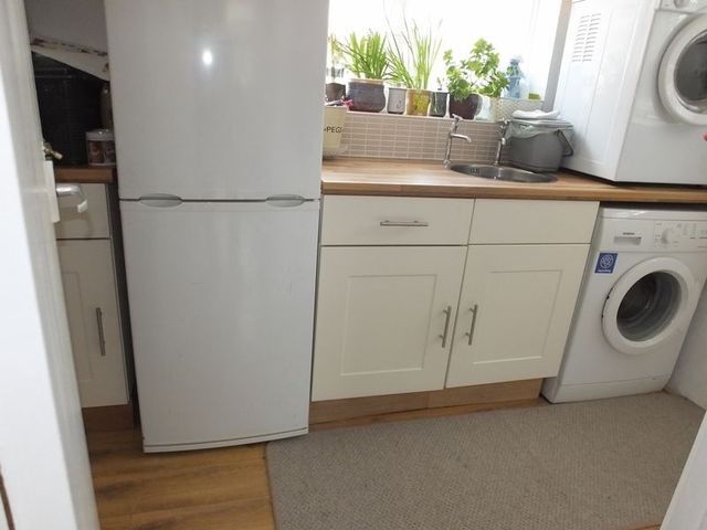  Image of 3 bedroom Detached house for sale in Sandown Avenue Swindon SN3 at Sandown Avenue Lakeside Swindon, SN3 1QQ