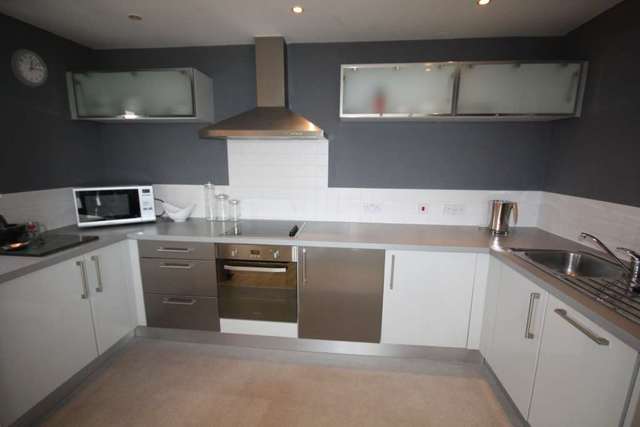  Image of 3 bedroom Apartment to rent in Lakeside Rise Manchester M9 at Blackley New Road Prestwich Manchester, M9 8QB