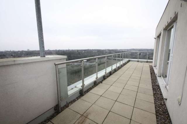  Image of 3 bedroom Apartment to rent in Lakeside Rise Manchester M9 at Blackley New Road Prestwich Manchester, M9 8QB