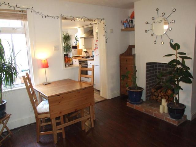  Image of 2 bedroom End of Terrace for sale in Langborough Road Wokingham RG40 at Wokingham Berkshire Wokingham, RG40 2BU