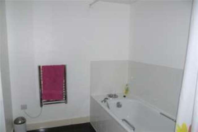  Image of 2 bedroom Flat to rent in Albert Basin Way London E16 at London, E16 2QP
