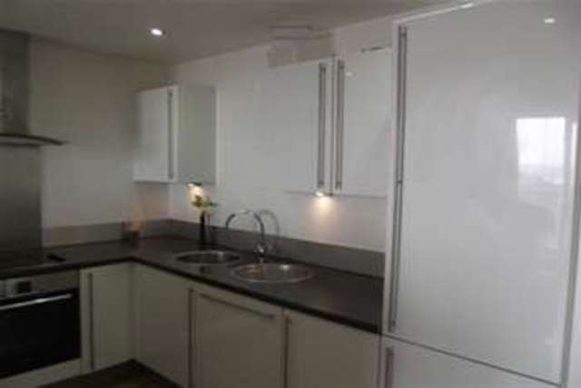  Image of 2 bedroom Flat to rent in Albert Basin Way London E16 at London, E16 2QP