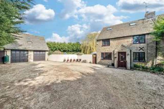  Image of 3 bedroom Semi-Detached house for sale in Thornhill Thornhill Lechlade GL7 at Thornhill Lechlade Gloucestershire, GL7 3DX