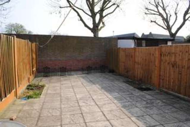  Image of 3 bedroom Terraced house to rent in Lee Avenue Chadwell Heath Romford RM6 at Romford, RM6 6UA