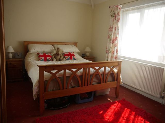  Image of 2 bedroom Semi-Detached house for sale in Lee Road Aylesbury HP21 at Lee Road  Aylesbury, HP21 8JB