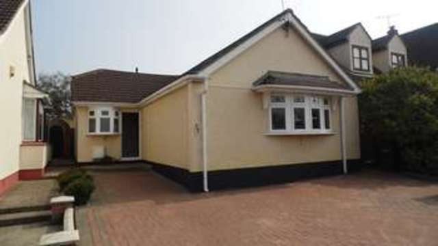  Image of 3 bedroom Detached house for sale in Leonard Drive Rayleigh SS6 at Leonard Drive  Rayleigh, SS6 9EA