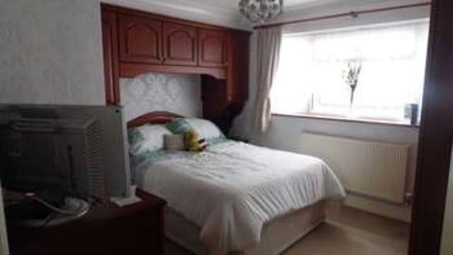  Image of 3 bedroom Detached house for sale in Leonard Drive Rayleigh SS6 at Leonard Drive  Rayleigh, SS6 9EA
