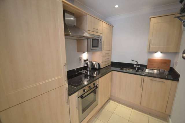  Image of Studio flat to rent in Leret Way Leatherhead KT22 at Leret Way  Leatherhead, KT22 7JL