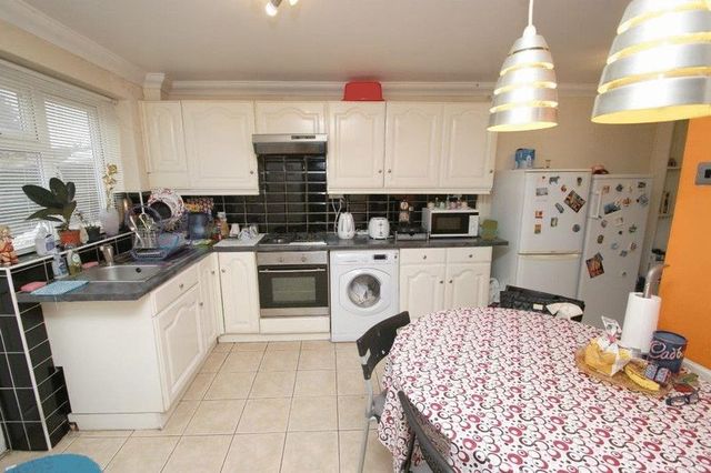  Image of 3 bedroom Detached house for sale in Ritcroft Street Hemel Hempstead HP3 at Ritcroft Street  Hemel Hempstead, HP3 8PE