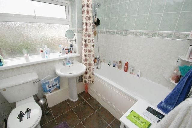  Image of 3 bedroom Detached house for sale in Ritcroft Street Hemel Hempstead HP3 at Ritcroft Street  Hemel Hempstead, HP3 8PE