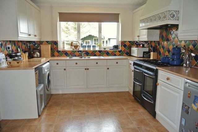  Image of 4 bedroom Detached house for sale in Leys Close Barrowby Grantham NG32 at Leys Close Barrowby Grantham, NG32 1TQ